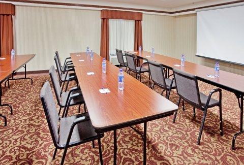Baymont Inn & Suites By Wyndham Lincoln Ne Buitenkant foto