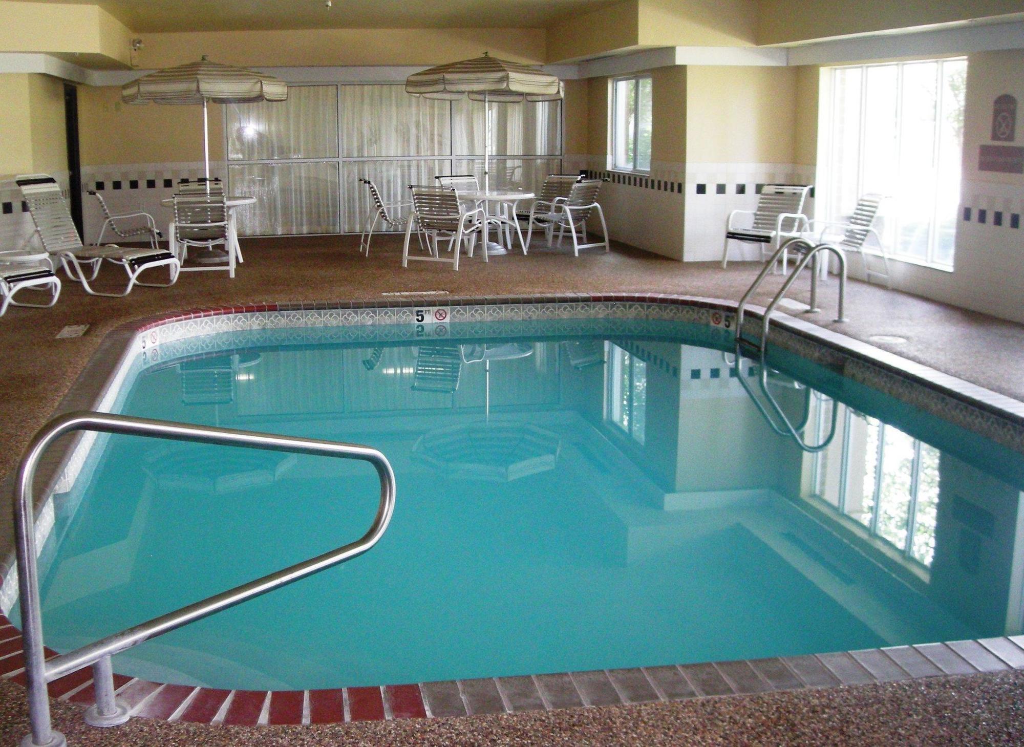 Baymont Inn & Suites By Wyndham Lincoln Ne Buitenkant foto
